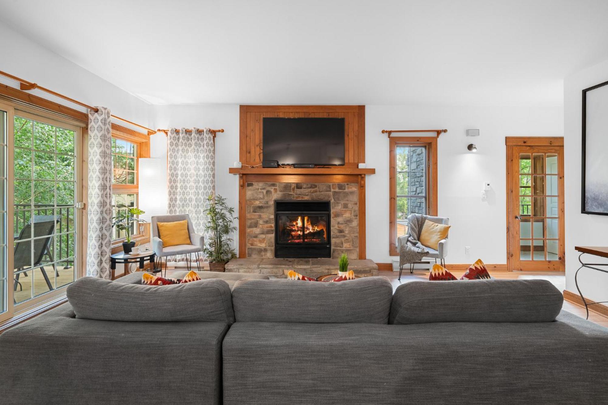 Les Falaises Tremblant - Ski Inout Condo W2Bdrs Mont-Tremblant Eksteriør bilde