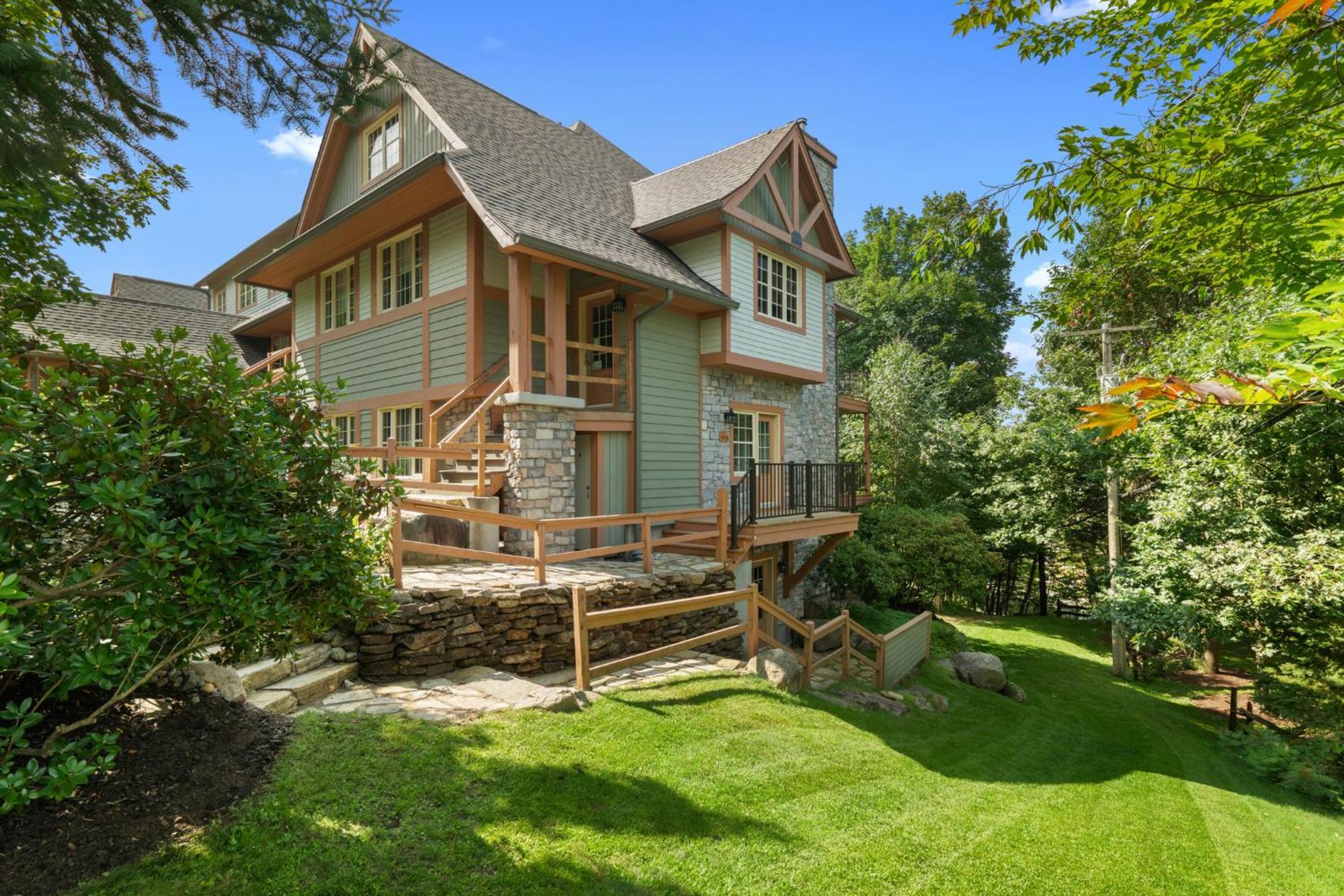 Les Falaises Tremblant - Ski Inout Condo W2Bdrs Mont-Tremblant Eksteriør bilde